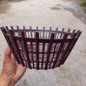 Chau nhua gia go trong lan phi 23cm