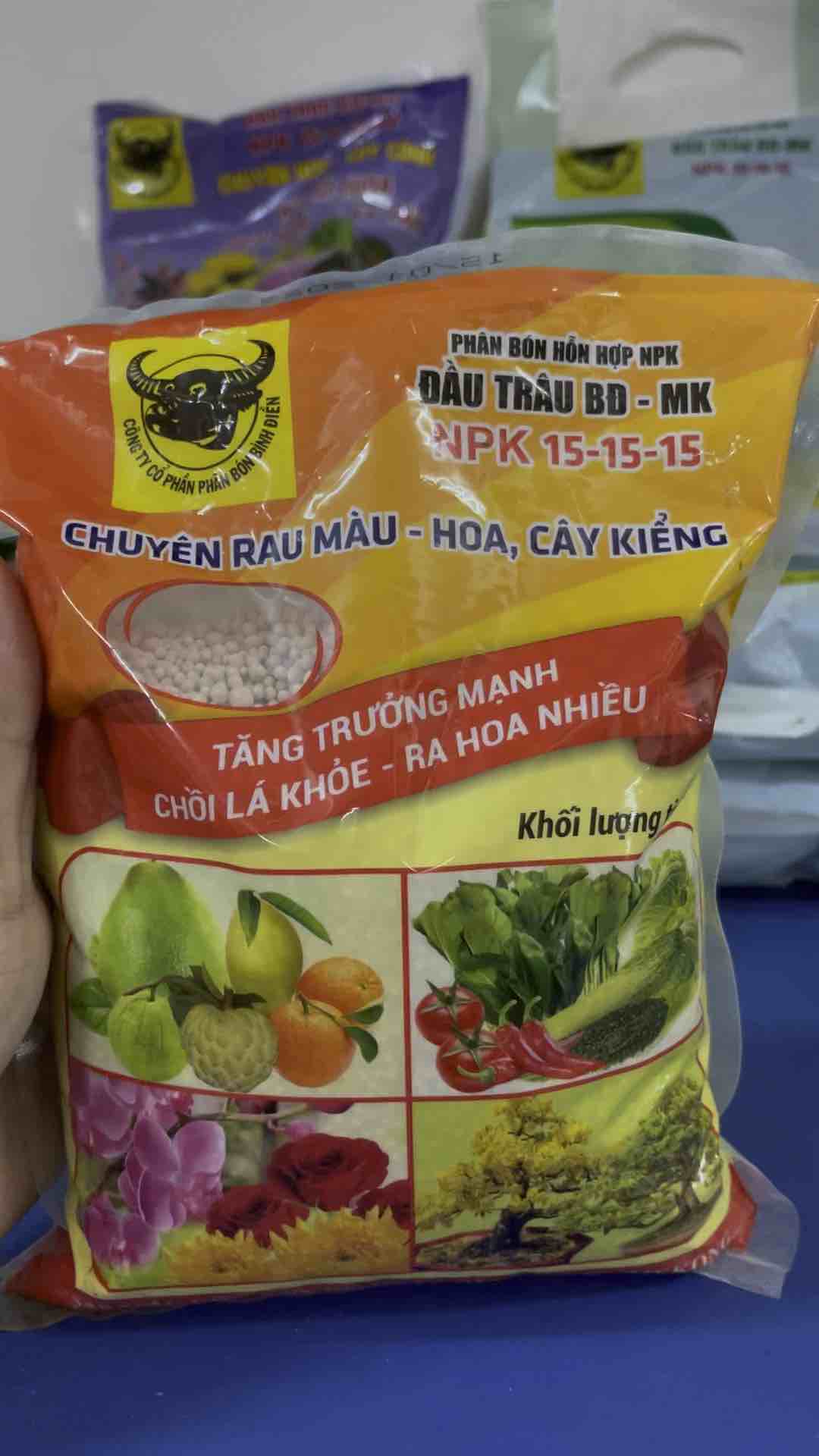 Phân bón hỗn hợp NPK 1 KG chuyên rau màu hoa cây kiểng